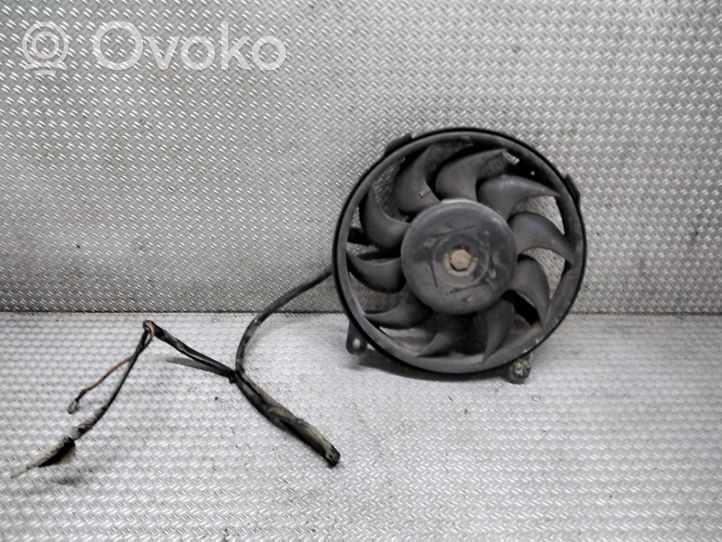 Audi A8 S8 D2 4D Ventilatore di raffreddamento elettrico del radiatore 441121197D