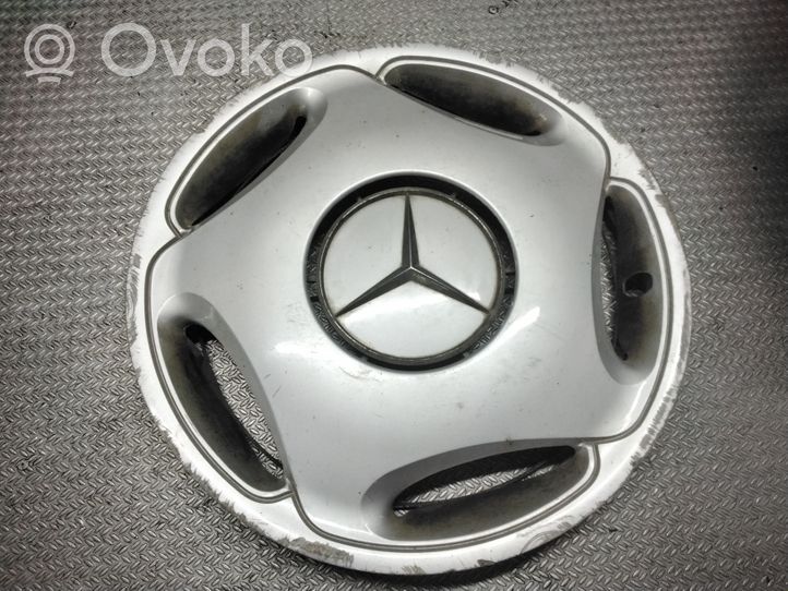 Mercedes-Benz E W210 Mozzo/copricerchi/borchia della ruota R15 A2104010024