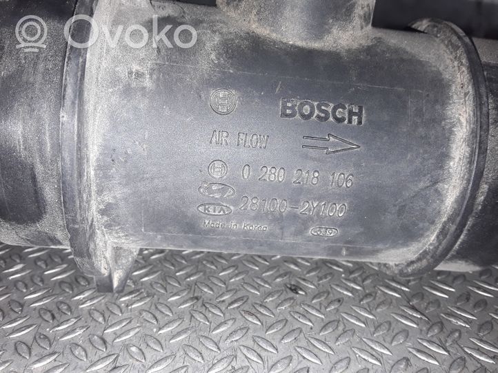 KIA Carens I Przepływomierz masowy powietrza MAF 0280218106