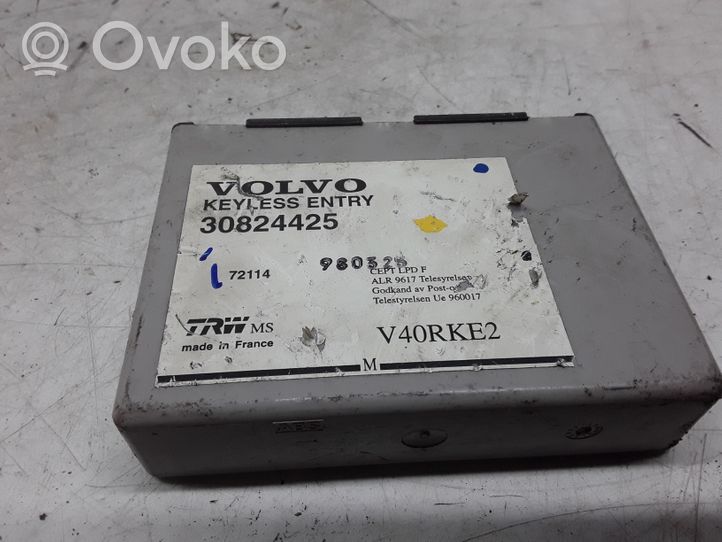 Volvo S40, V40 Oven keskuslukituksen ohjausyksikön moduuli 30824425