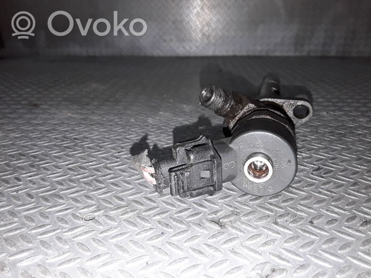 Citroen C8 Injecteur de carburant 9637277980