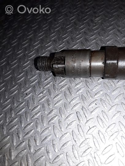 Volkswagen Polo II 86C 2F Injecteur de carburant 031130201A