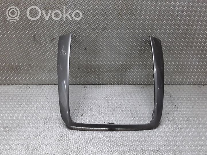 Toyota Avensis Verso Radion/GPS-laitteen pääyksikön kehys 5541444020