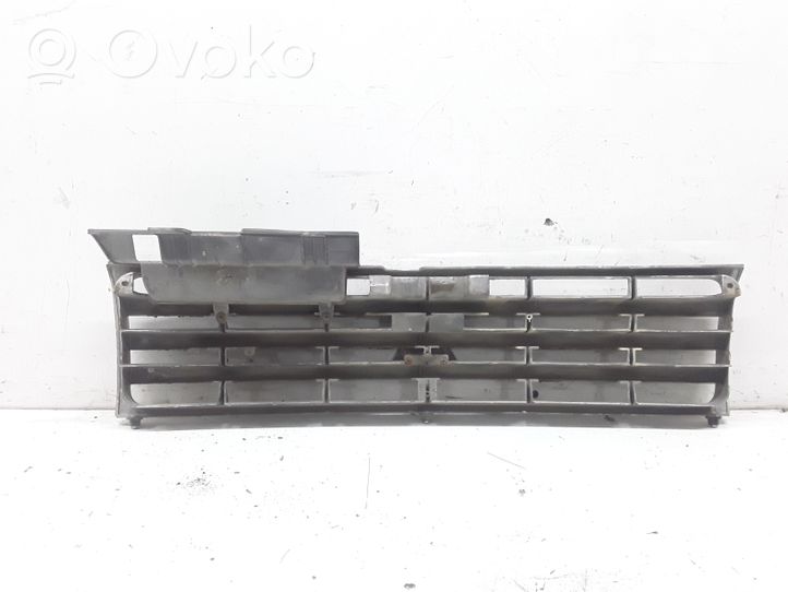 Mitsubishi Pajero Grille calandre supérieure de pare-chocs avant 