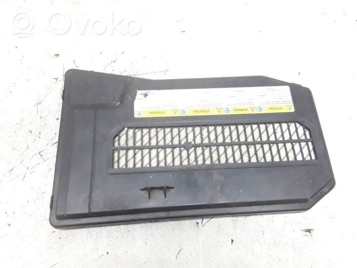 Porsche Cayenne (9PA) Couvercle de boîtier de batterie 7L0864643B