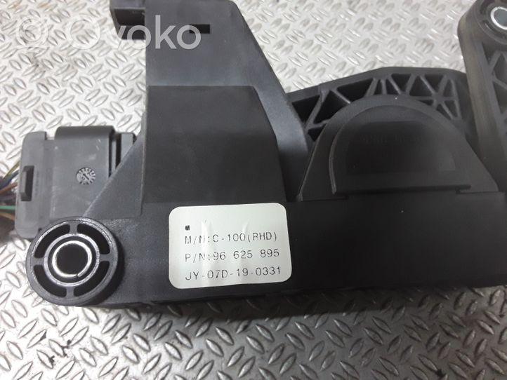 Chevrolet Captiva Accelerator throttle pedal 07D190331