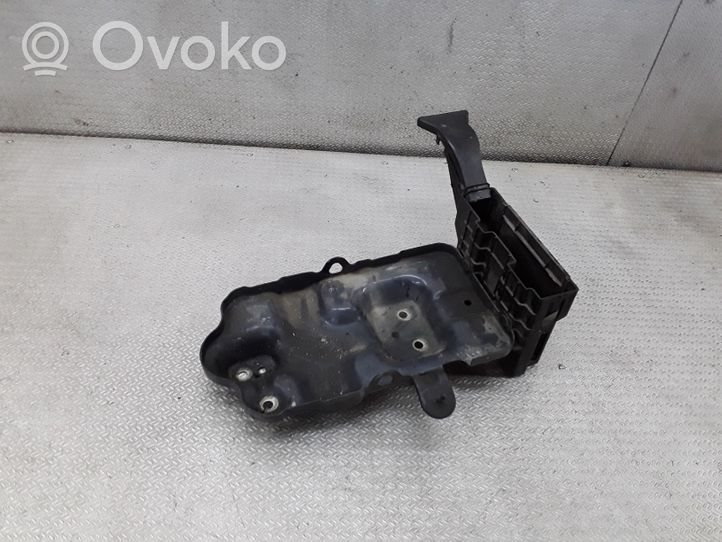 Chevrolet Captiva Battery tray 