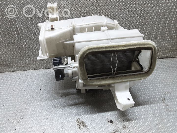 Subaru Outback Salono oro mazgo plastikinis korpusas 72210AG200