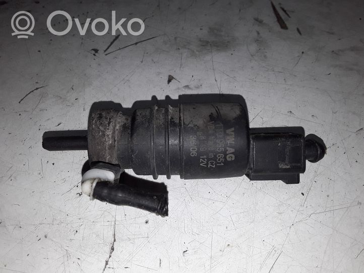 Volkswagen Jetta V Tuulilasi tuulilasinpesimen pumppu 1T0955651