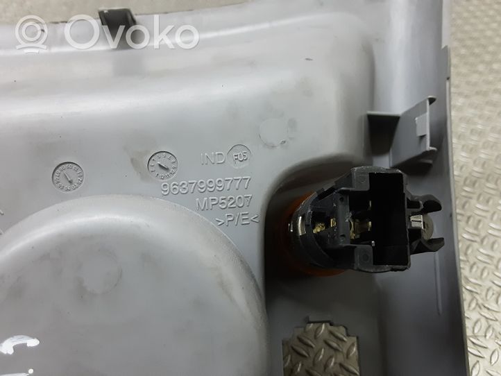 Citroen C3 Ramka drążka zmiany biegów 9637999777