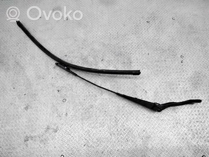 Opel Corsa D Windshield/front glass wiper blade 13182325