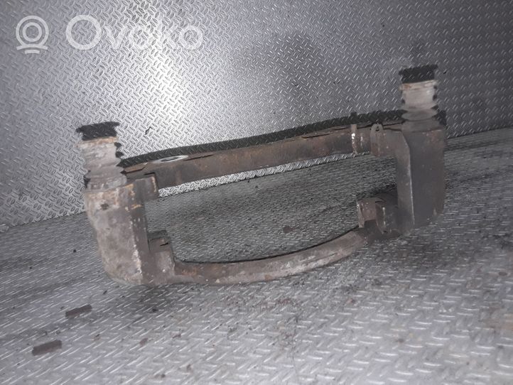 Volvo V40 Plaquette / support d'étrier avant 