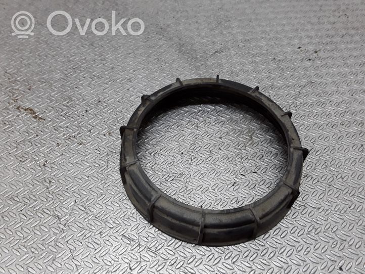 Renault Clio III Bague de verrouillage pour réservoir de carburant 09701687000