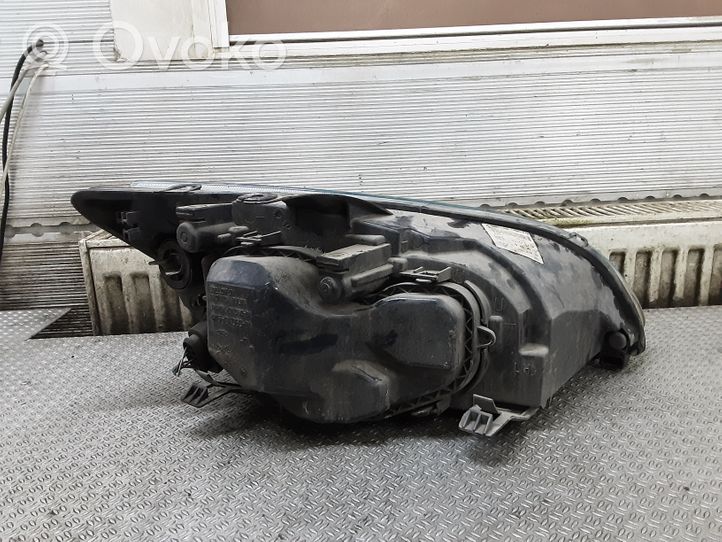 Ford Focus Lampa przednia 4M5113W030AF