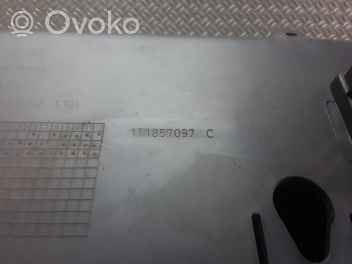 Volkswagen Polo Daiktadėžės (bordačioko) komplektas 1T1857097C