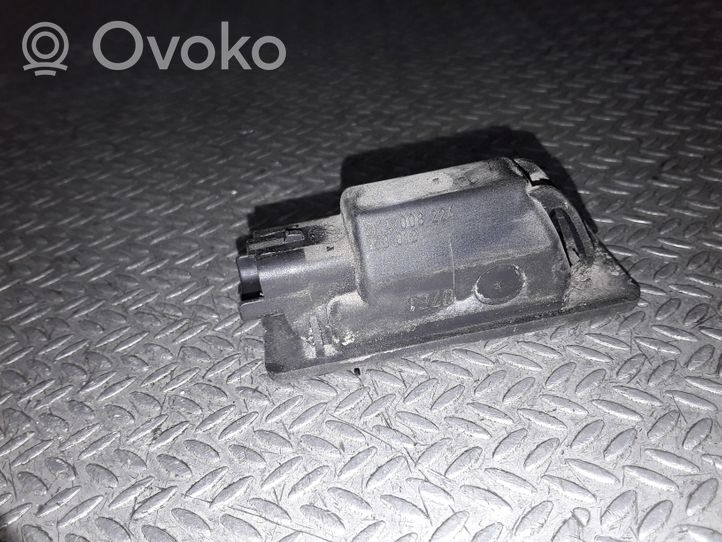 Nissan Primera Rekisterikilven valo 2KA008224