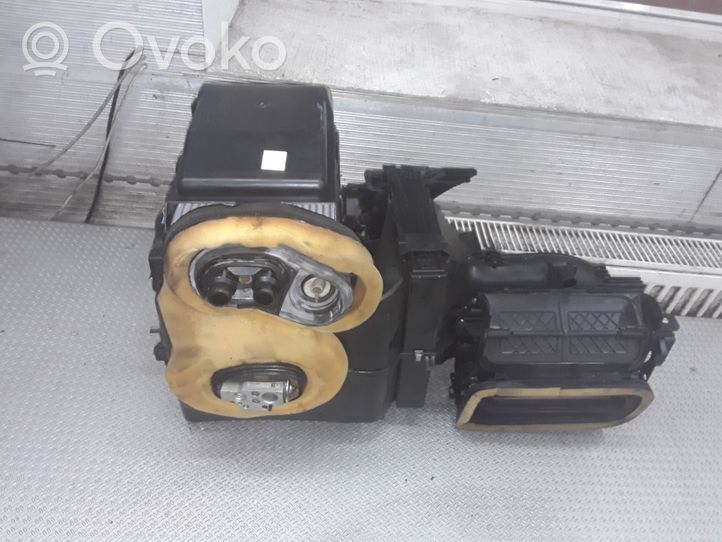 Volkswagen Polo IV 9N3 Interior heater climate box assembly 6Q1820001B