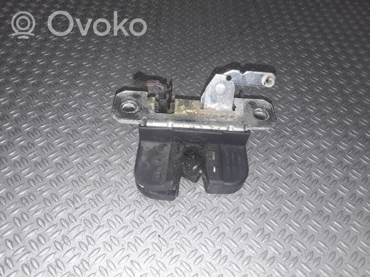 Volkswagen Polo IV 9N3 Blocco/chiusura/serratura del portellone posteriore/bagagliaio 6Q6827505D