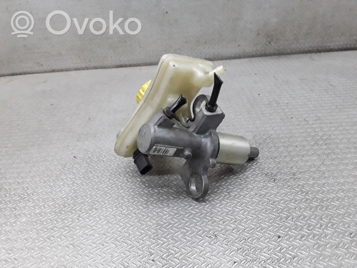 Audi A4 S4 B6 8E 8H Główny cylinder hamulca 8E0611301C