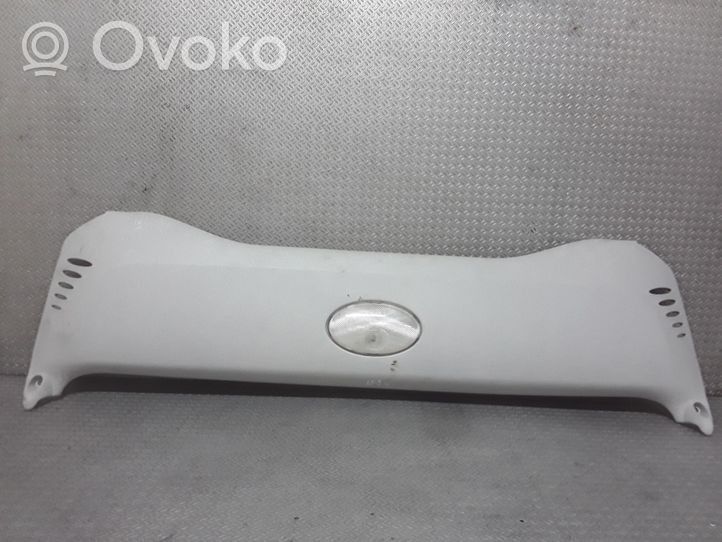 Smart ForTwo I Takaluukun alaosan verhoilu 0000708V009