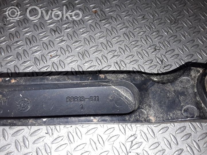 Nissan Maxima A34 Front wiper blade arm 89813611