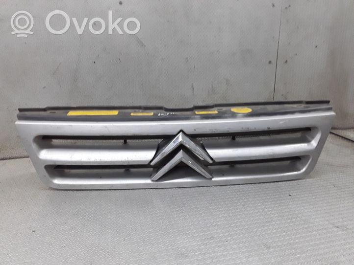 Citroen Jumper Front bumper upper radiator grill 1304699070