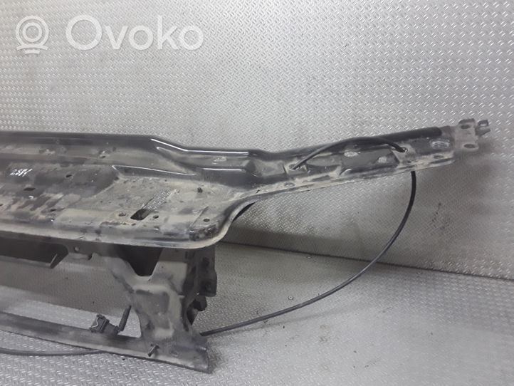 Volvo V70 Staffa del pannello di supporto del radiatore parte superiore 