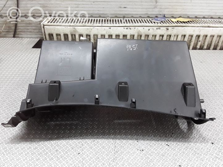 Subaru Legacy Cadre de boîte à gants 66208AG070