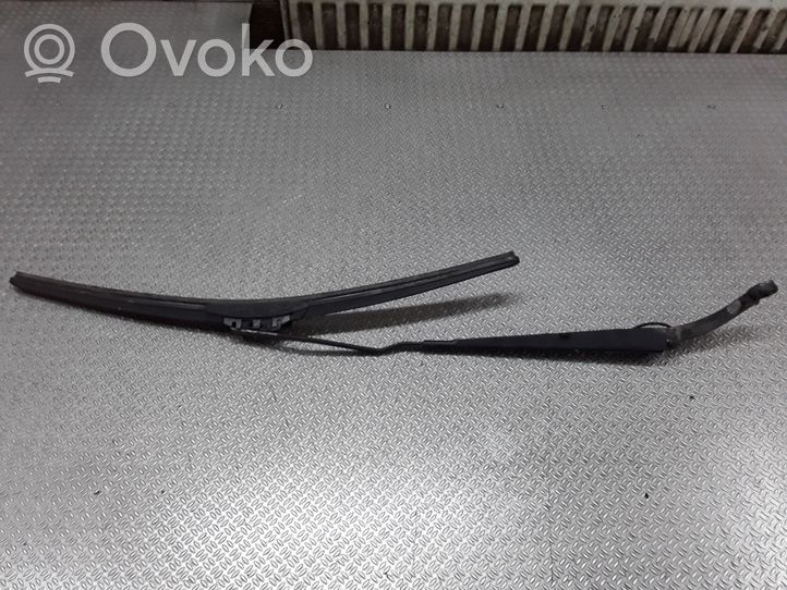 Volvo V70 Windshield/front glass wiper blade 8624243