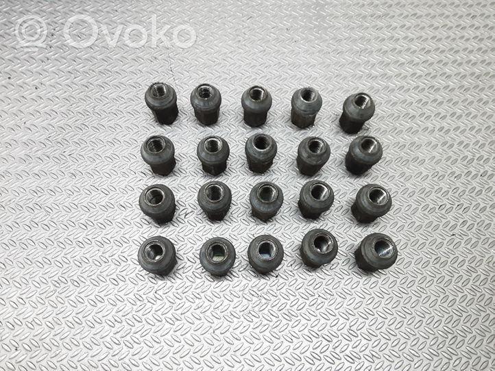 Opel Astra J Nuts/bolts 