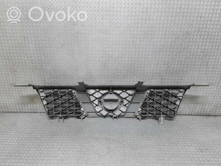 Nissan X-Trail T30 Grille calandre supérieure de pare-chocs avant 