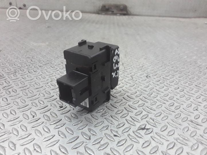 Nissan Note (E11) Central locking switch button 