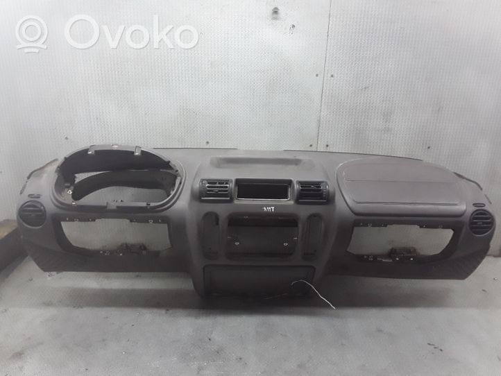 Opel Movano A Deska rozdzielcza 7700351894