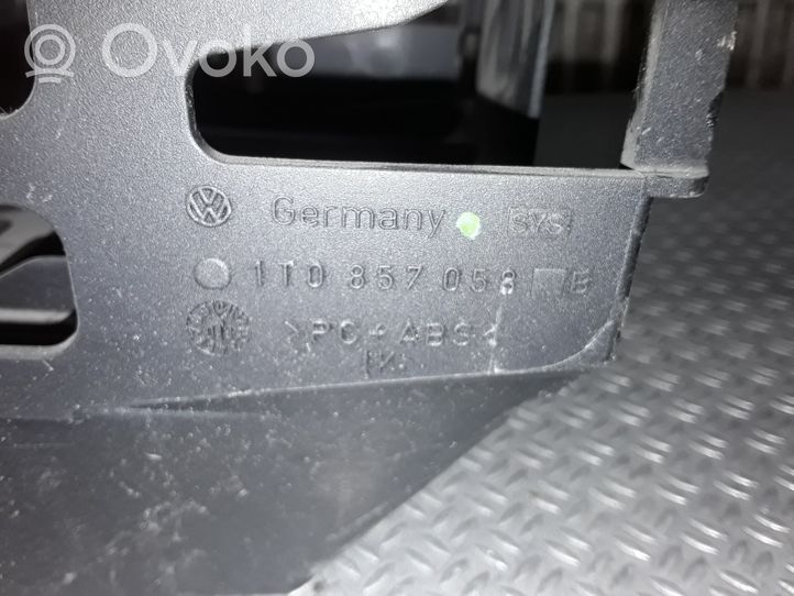 Volkswagen Caddy Boîte / compartiment de rangement pour tableau de bord 1T0857058