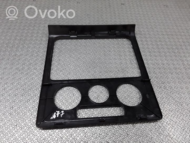 Volkswagen Caddy Console centrale, commande chauffage/clim 2K0858061