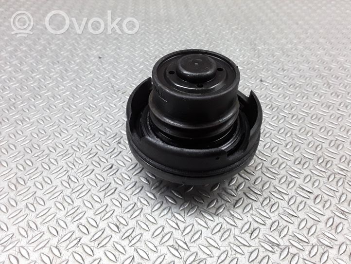 Audi A4 S4 B7 8E 8H Tappo del serbatoio del carburante 