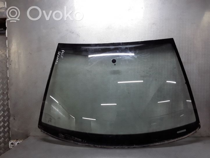 Volkswagen Polo Front windscreen/windshield window 