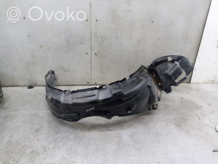 Toyota Corolla Verso E121 Nadkole przednie 