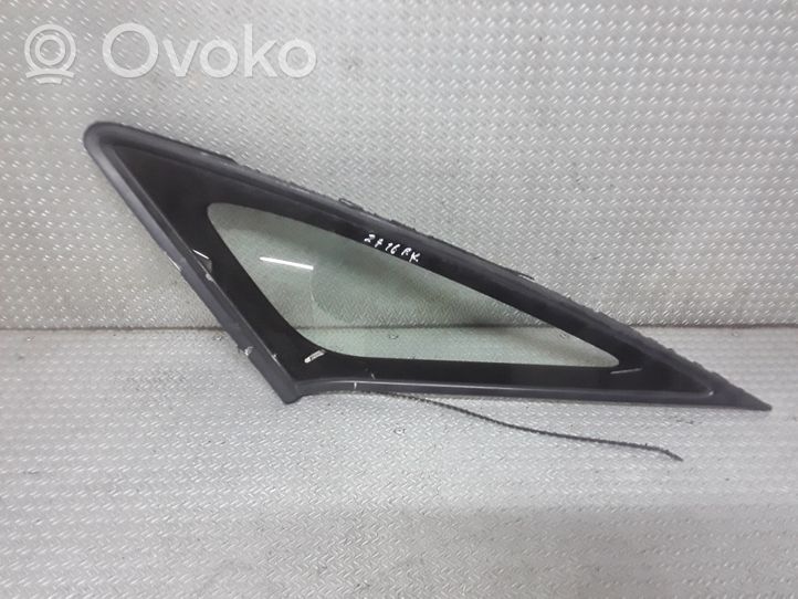 Toyota Corolla Verso E121 Front triangle window/glass 