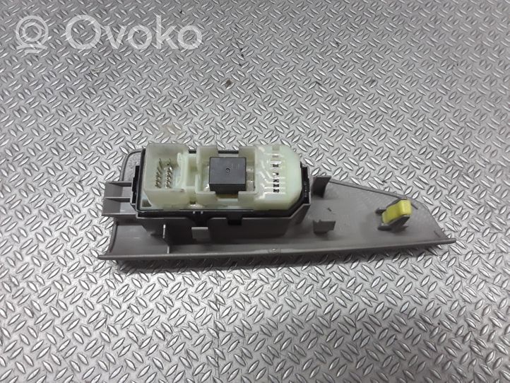 Toyota Corolla Verso E121 Sähkötoimisen ikkunan ohjauskytkin 7427113040