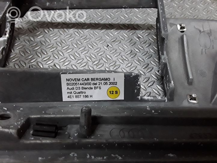 Audi A8 S8 D3 4E Kojelaudan hansikaslokeron lista 4E1857186H