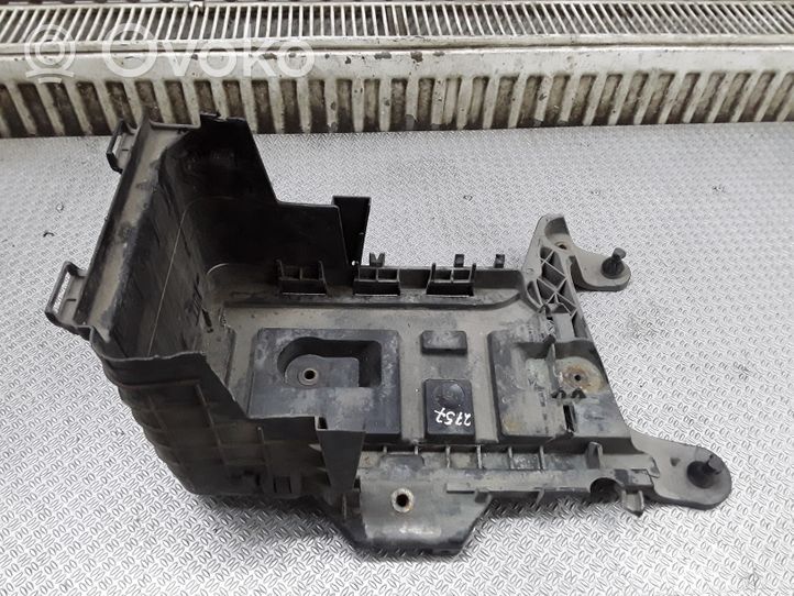 Volkswagen Golf V Vassoio batteria 1K0915333C