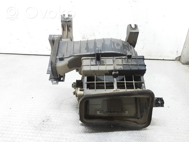 Mitsubishi L200 Salono oro mazgo plastikinis korpusas 34401J