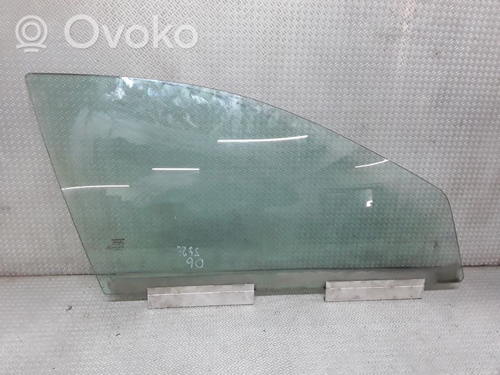 Volvo V70 Etuoven ikkunalasi, neliovinen malli 