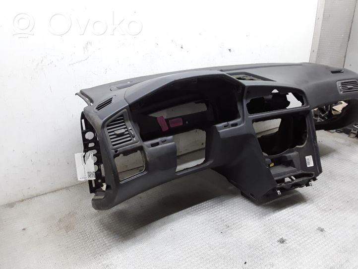 Volvo S60 Deska rozdzielcza 9165748