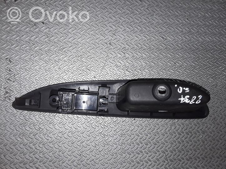 Nissan Primera Sähkötoimisen ikkunan ohjauskytkin 25411AV600