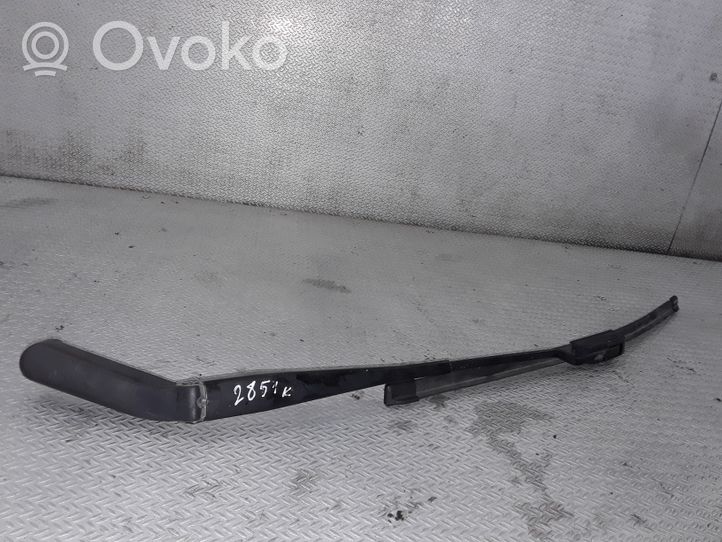 Ford Mondeo Mk III Windshield/front glass wiper blade 1S7117526AB