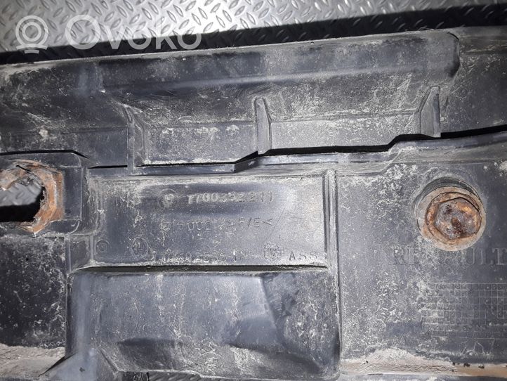 Opel Movano A Support de pare-chocs arrière 7700352211