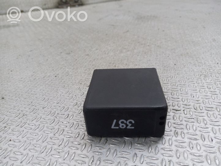 Audi A6 S6 C5 4B Interior lighting relay 4B0919471