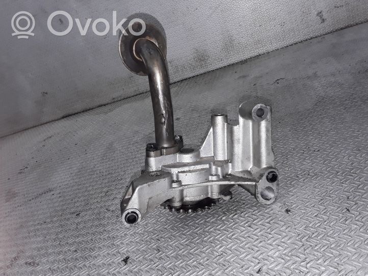 Volkswagen Touran I Oil pump 03G115105